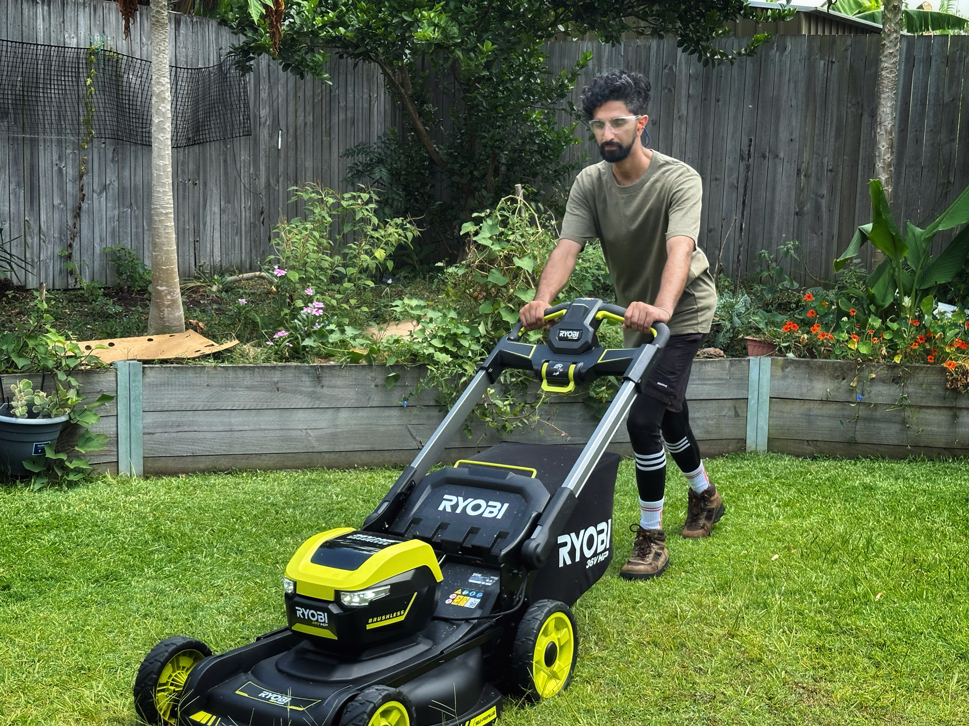Best-Looking Lawn - Mowing Schedule